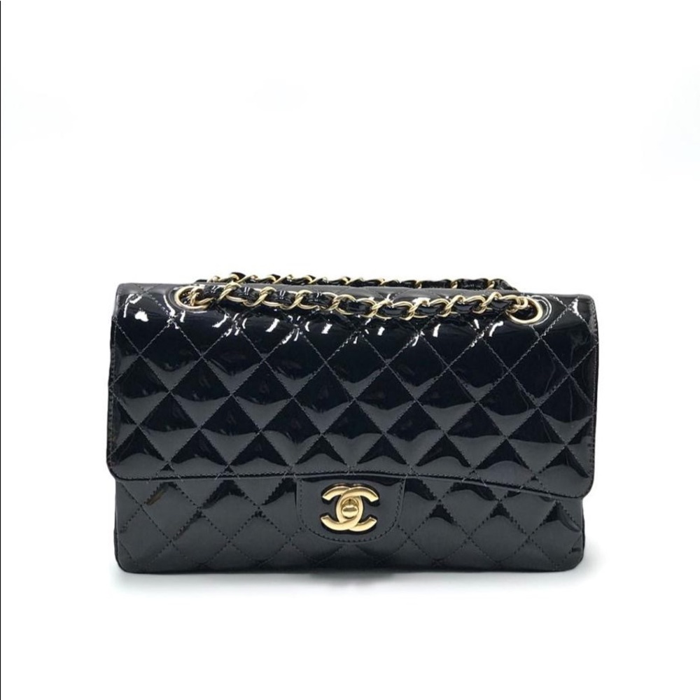 Chanel medium classic flap bag